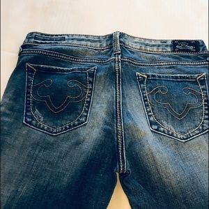 Women Blue Denim Straight Leg Jeans